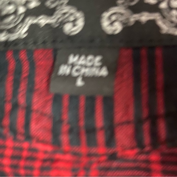 Guess snap front plaid shirt with cross cross tie back . - Picture 3 of 8